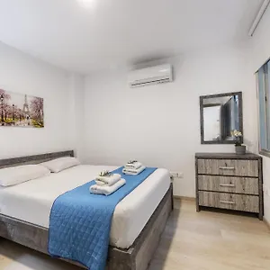 C-premium Apts 100m From And Centre Ларнака